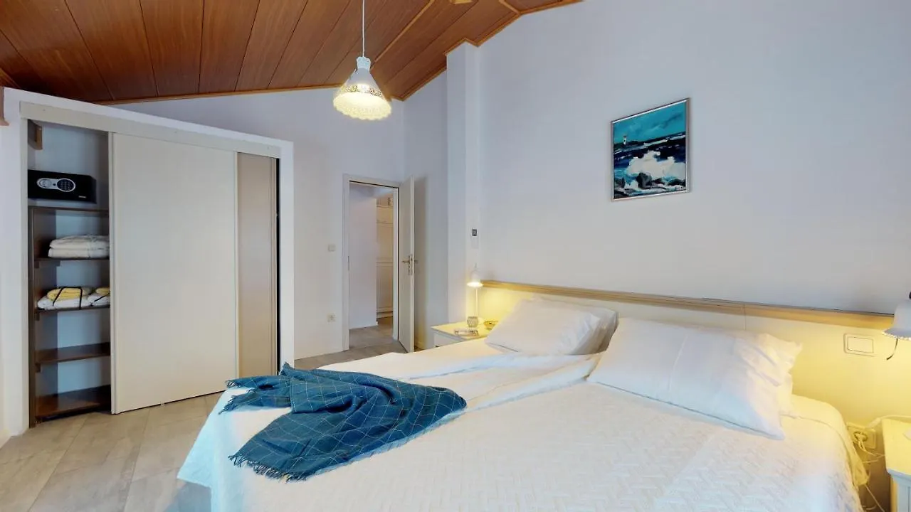 Nina Deluxe Superior 5 Star Apartment, Your Piece Of Heaven By The Sea & Park Novigrad  0*, Novigrad (Istria) Croatia