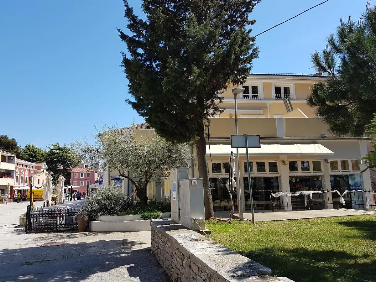Nina Deluxe Superior 5 Star Apartment, Your Piece Of Heaven By The Sea & Park Novigrad  0*, Novigrad (Istria)