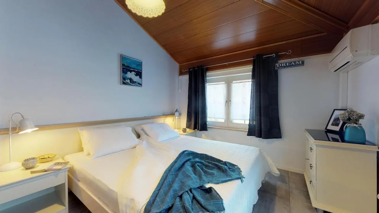 Nina Deluxe Superior 5 Star Apartment, Your Piece Of Heaven By The Sea & Park Novigrad Istria