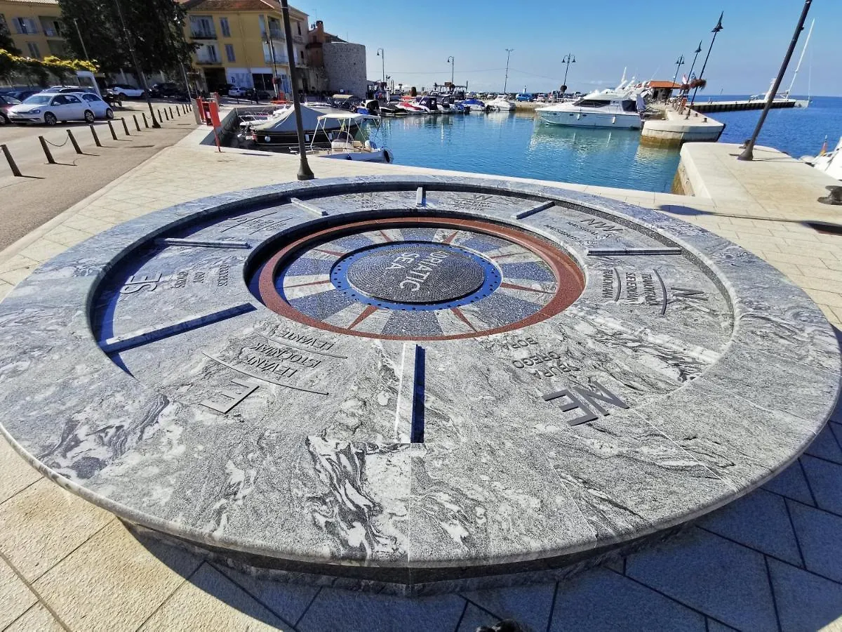 Nina Deluxe Superior 5 Star Apartment, Your Piece Of Heaven By The Sea & Park Novigrad Istria 0*,  Kroatien
