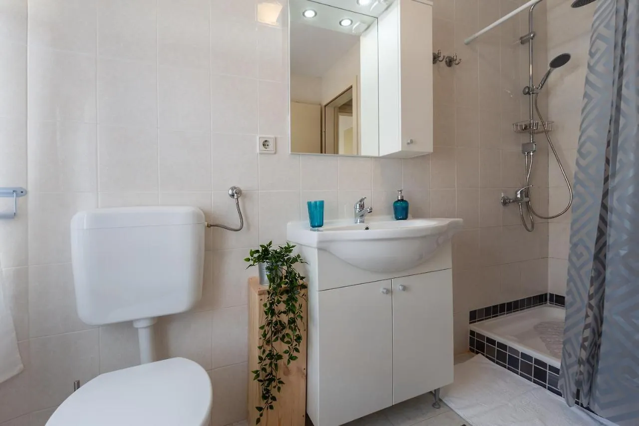 Nina Deluxe Superior 5 Star Apartment, Your Piece Of Heaven By The Sea & Park Novigrad Istria Lägenhet